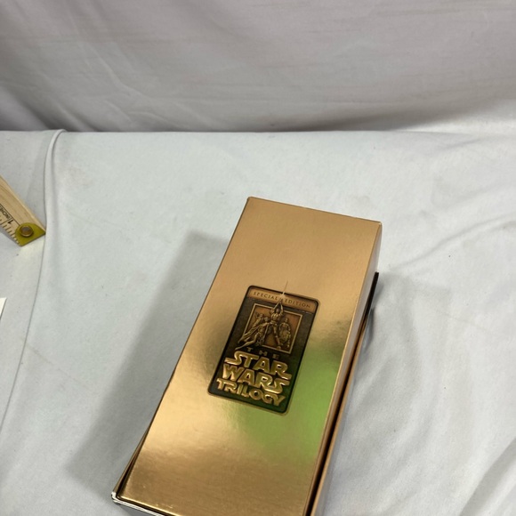 Vintage Star Wars Trilogy Special Gold Edition 1997 Vhs Box Set Factory Sealed - Picture 6 of 11